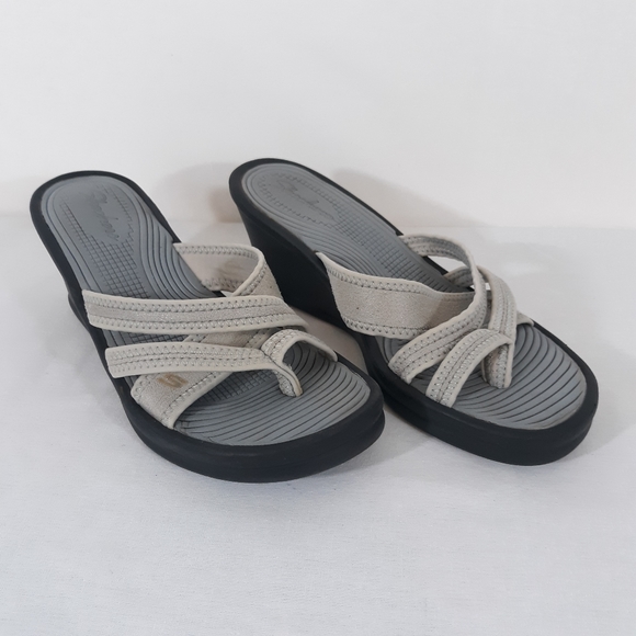 skechers sandals size 6